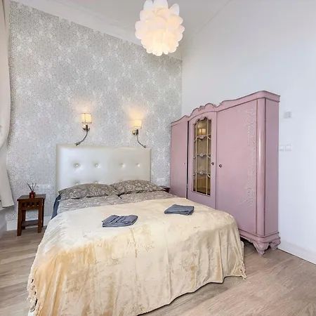 Hj7-a Hunyadi Apartman *